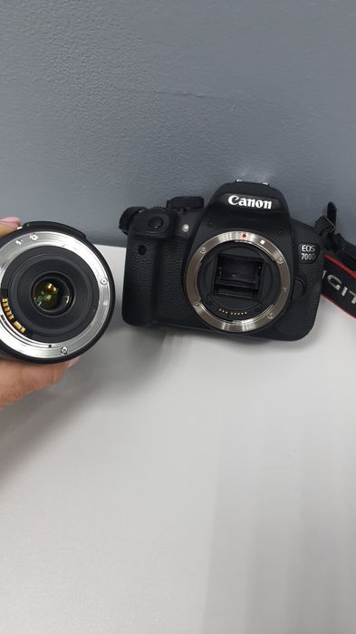 Фотоапарат Canon EOS  700D 18-55MM