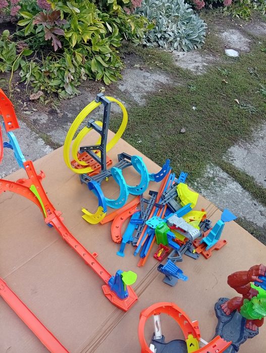 Треки hot wheels бажано все комплектом