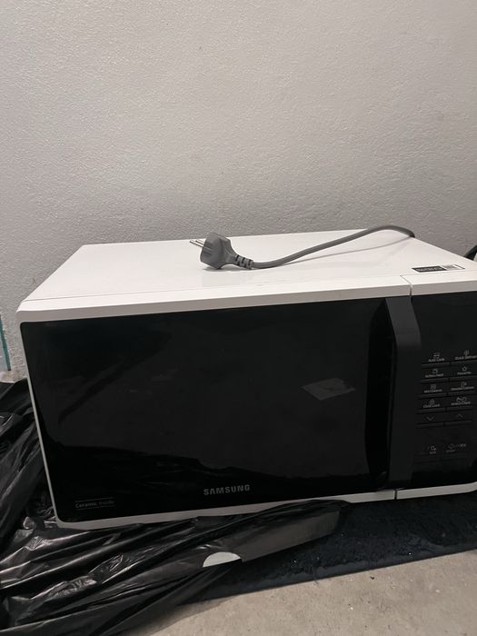 Micro-ondas SAMSUNG MS23K3513AW (23 L - Sem Grill - Branco)