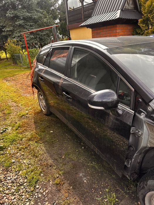 Toyota avensis t27