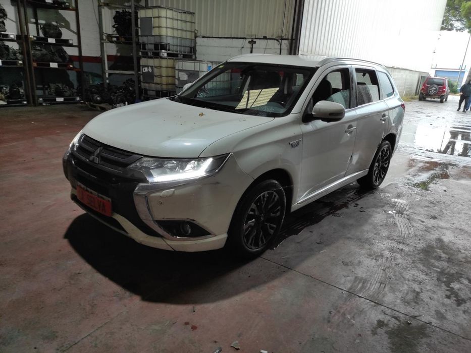 Chapeleira Da Mala Mitsubishi Outlander