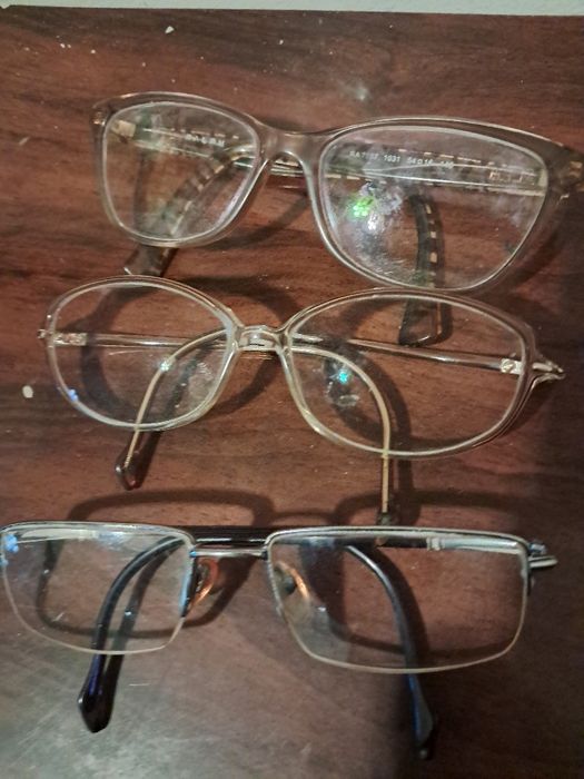 5€ Vendo cada par, de  3 pares de óculos graduados