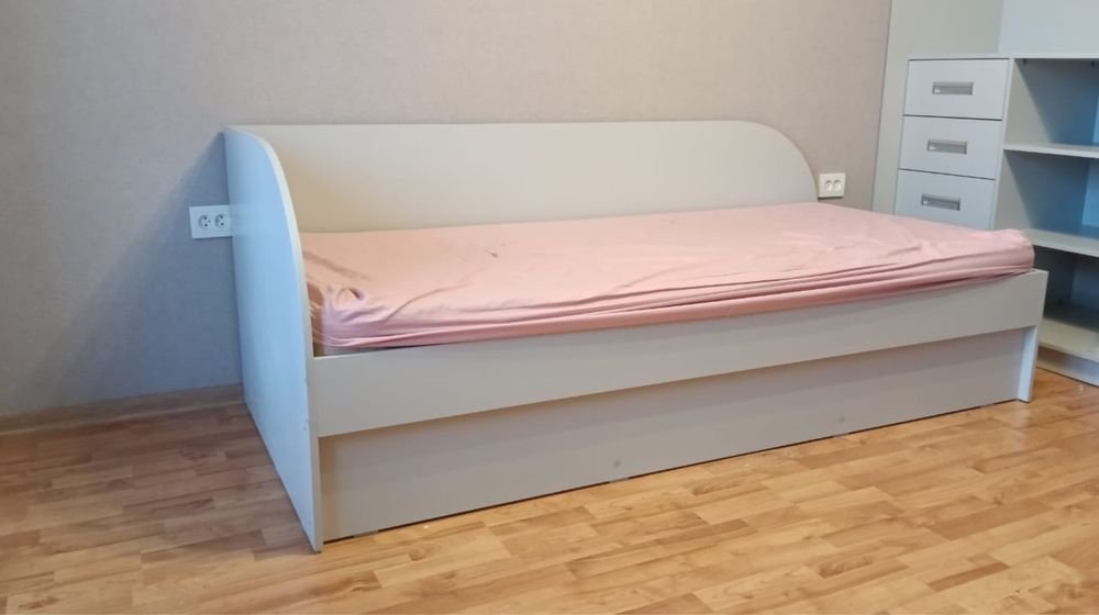 Кровать детская, подростковая с матрацом - 2 шт