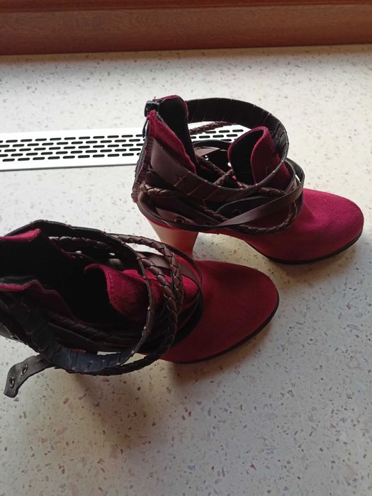 Buty zamszowe 38
