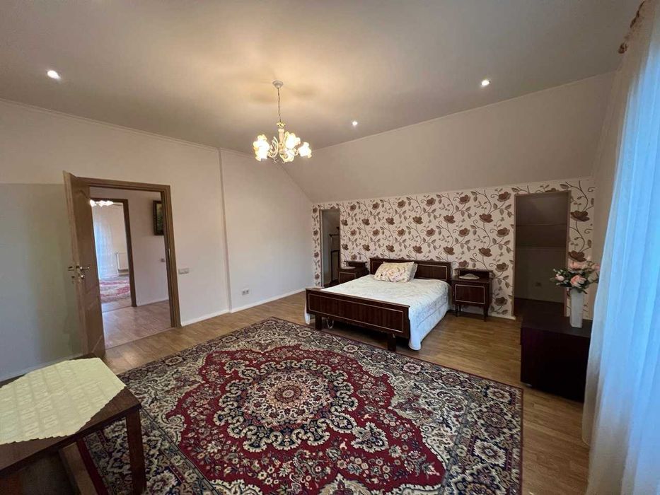 Продаж житлового будинку з ділянкою 29сот. у дуже мальовничому місці