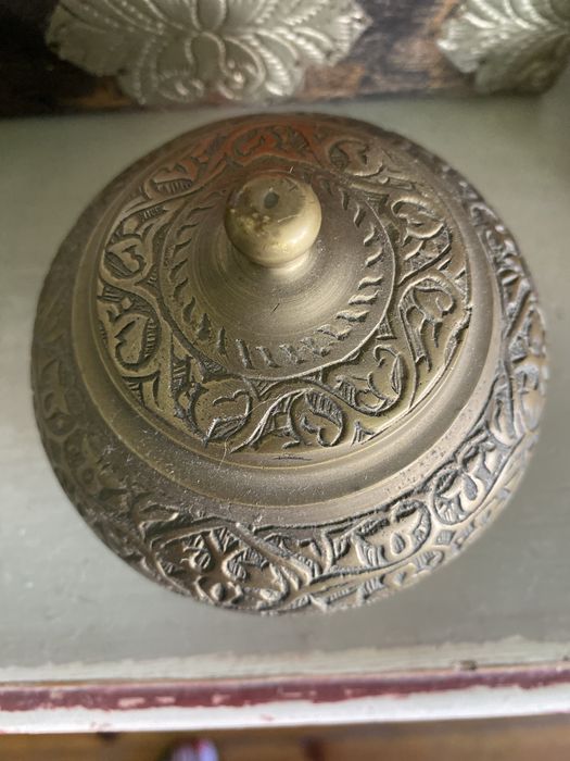 Pote Decorativo Vintage em Latão Gravado – Estilo Oriental