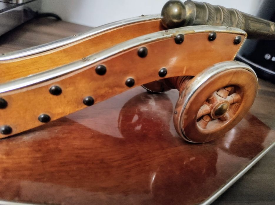 Mosiądz drewno metal armata