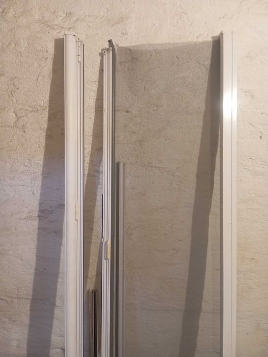 Moskitiery rolowane w kasetach aluminiowych