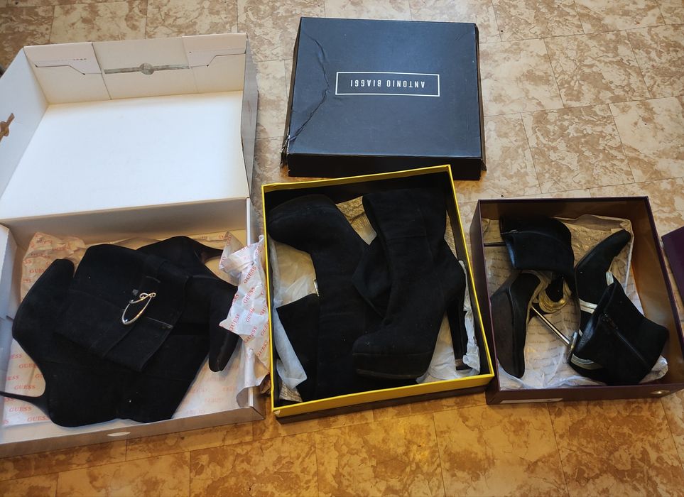 Продам обувь  лотом 39 размер