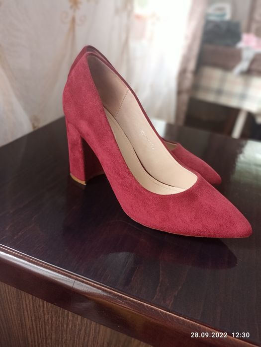 Туфельки замшеві