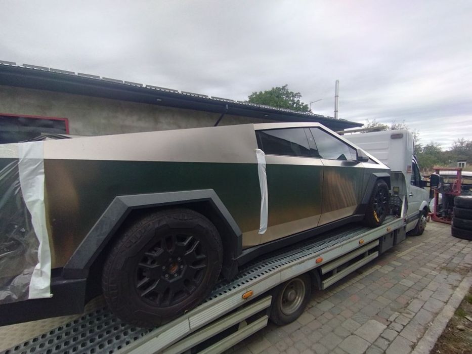 Заднє праве крило / четверть • Tesla Cybertruck