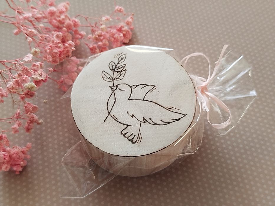 Bransoletka RÓŻANIEC w drewnianym personalizowanym pudełku Komunia