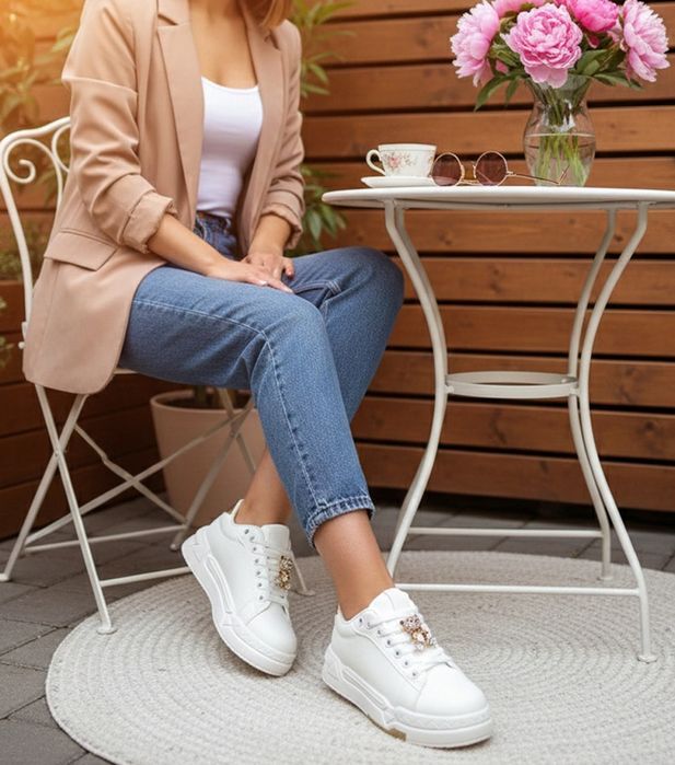 Biało-złote sneakersy damskie zdobione kamieniami Odette