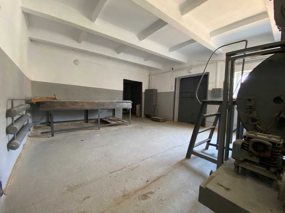 Продаж приміщення вільного призначення в місті Ладижин