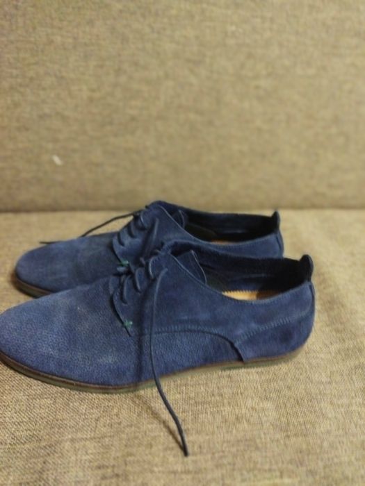 Туфлі шкіряні та замшеві, коричневі та сині