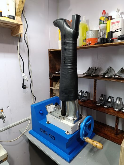 Професійна розтяжка взуття