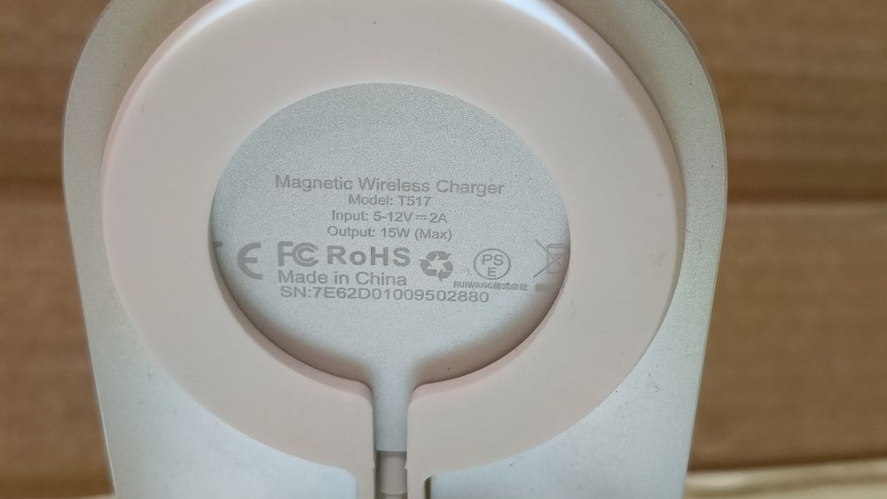 Ulepszona magnetyczna stacja ładująca 2 w 1 z ładowarką 20 W PD USB C