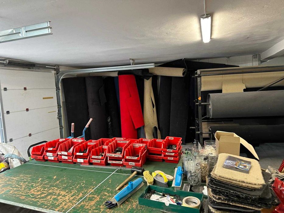 Linia produkcyjna welurowych dywaników samochodowych Maszyny Materiał