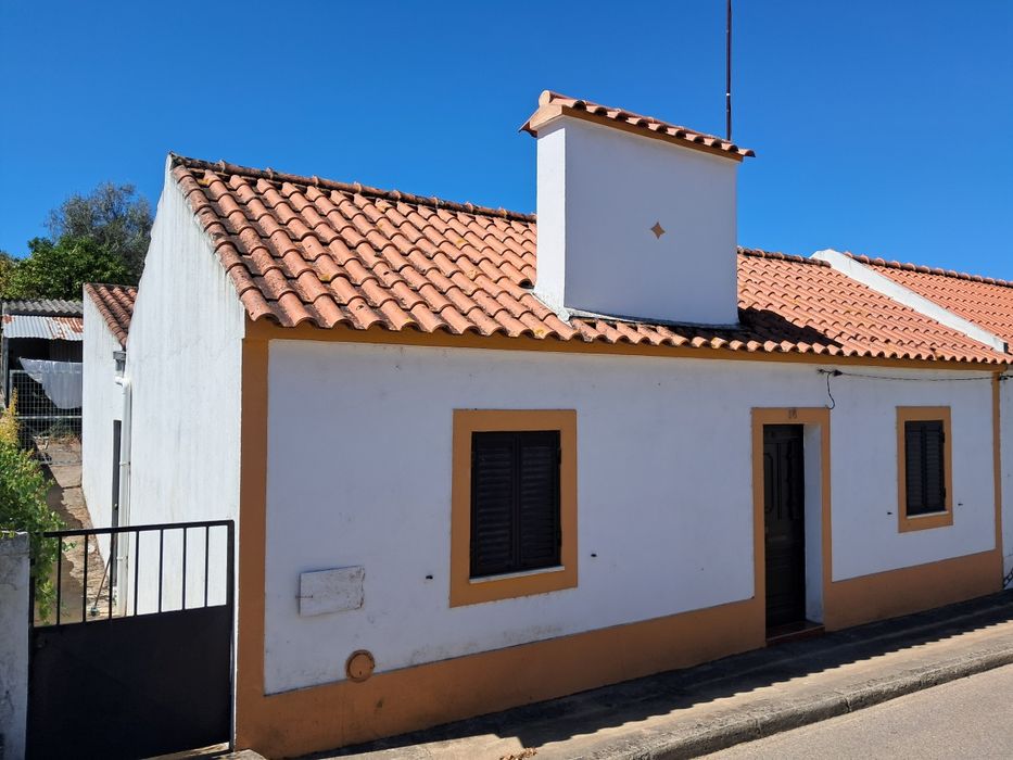 Vende-se T4 - Aldeia Velha (Avis)