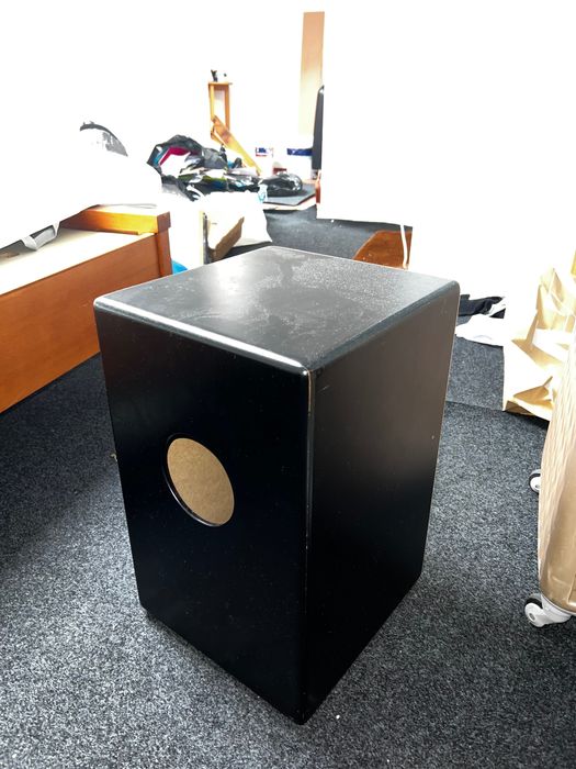 Cajon em ótimo estado