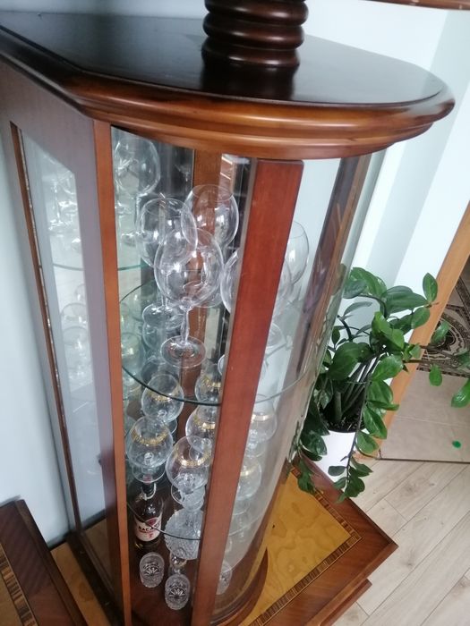 Гостиный гарнитур. Дерево. Румыния.