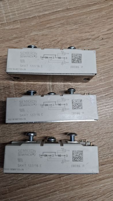 SKKT 122/16E Moduł: tyrystorowy; podwójny; 1,6kV; 122A; Ifmax: 195A