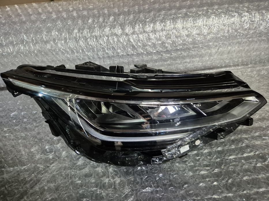 Vw Golf VIII Lampa Led reflektor prawy