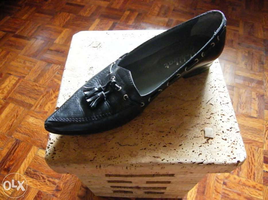 Sapatos em couro