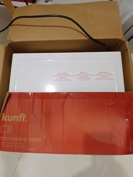 micro ondas Kunft 700 w 20 litros