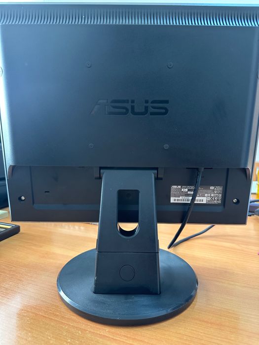 Acer 20” та Asus