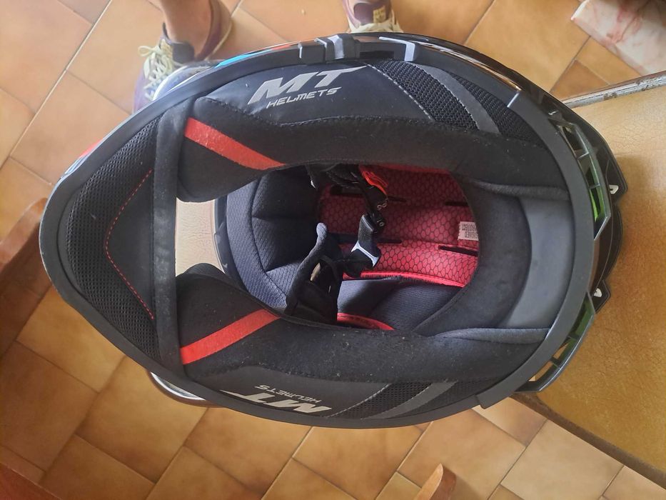 Capacete MT moto