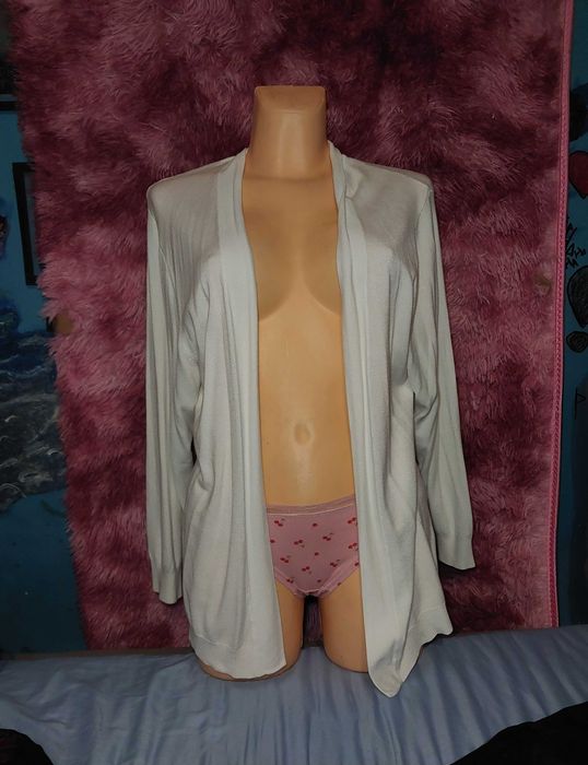 Biała narzutka na długi rękaw, wiskoza, elegancka