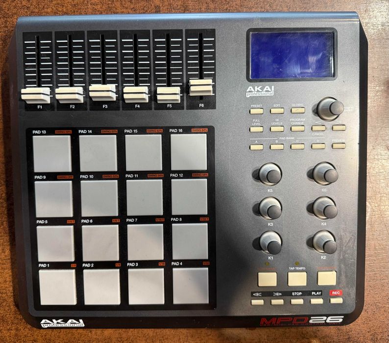 Kontroler Akai Professional MPD26 MPC MIDI 16 Pads