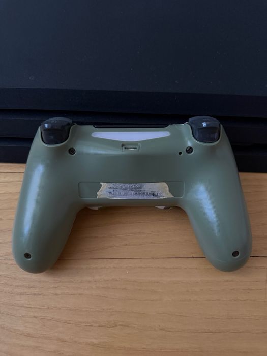 PlayStation 4 Pro 1TB + Pad + 3 Gry