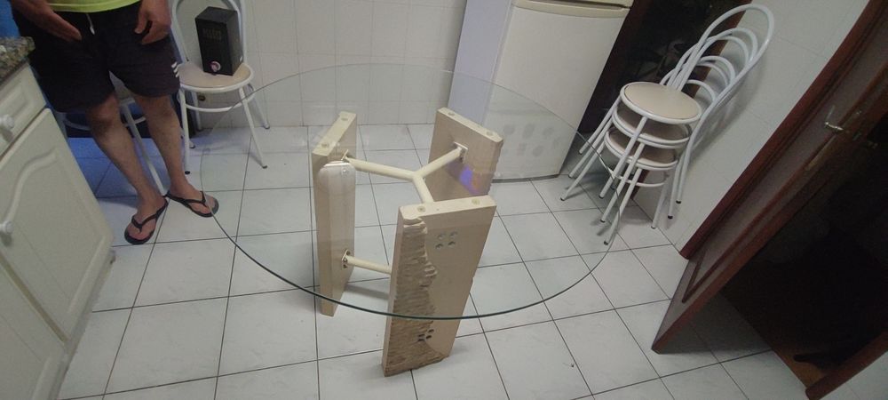 Mesa de cozinha de vidro