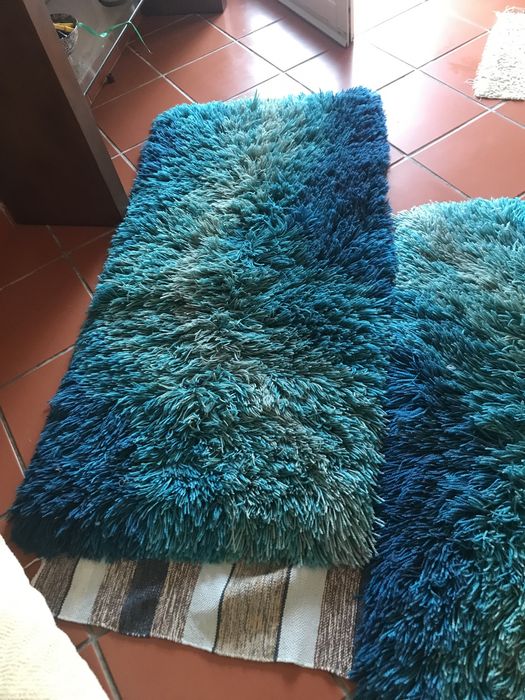 3 Tapetes de lã  (1,5 x 0,8m) e 2 de (1,2 x0,7)