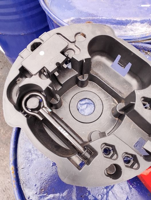 Ucho do holowania renault Clio