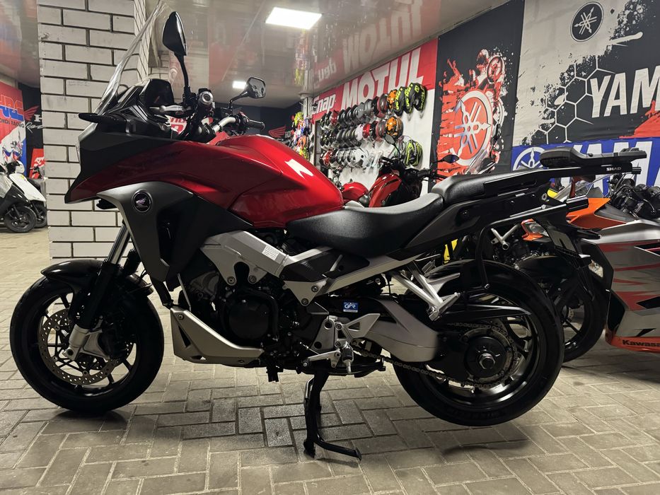 Японский мотоцикл Honda VFR800X 2015г.