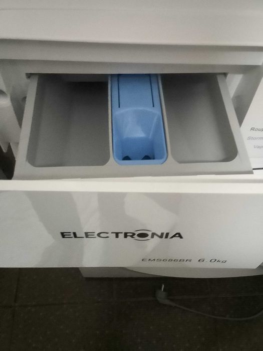 Máquina lavar roupa Electronia EMS686BR