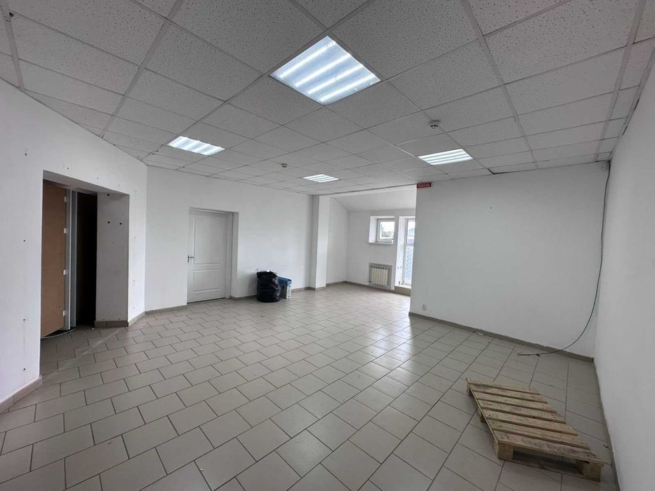 Фасадне приміщення 80 м² в оренду | 1 поверх | Центр | Біля ринку та Автовокзалу | Окремий вхід | 380V