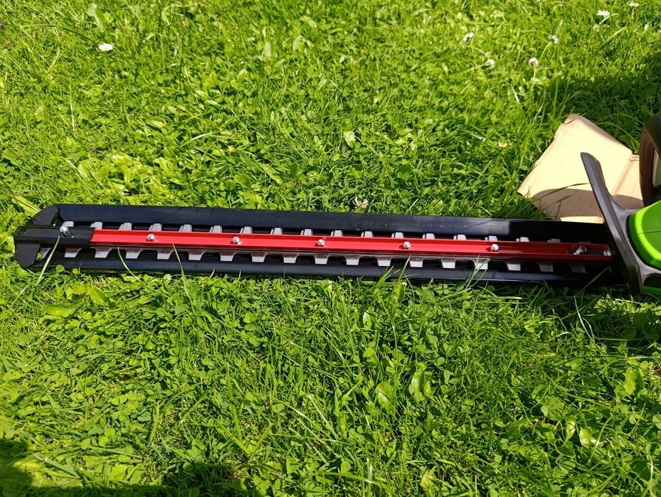 Greenworks GD24HT61 Nożyce do żywopłotu 24V + ładowarka