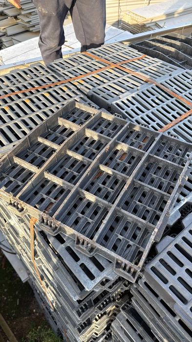 Ruszt plastikowy maciorowy import Holandia