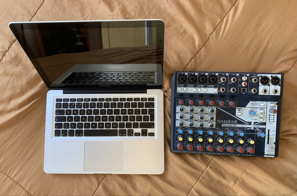 Macbook pro 13”, i7, 8gb ram, disco ssd