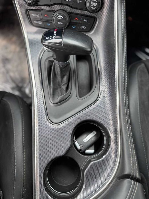 Dodge Challenger      2017