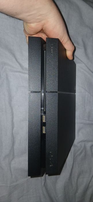 Продаю PlayStation 4 Fat