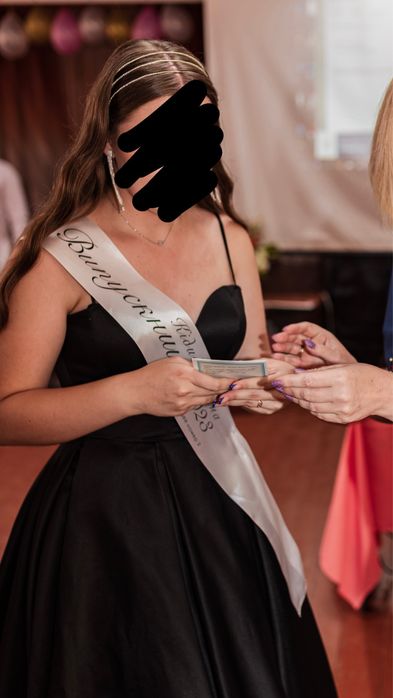 Сукня на випускний