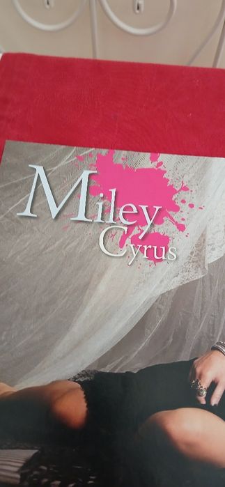 Poster Miley Cyrus/O jogo do eclipse