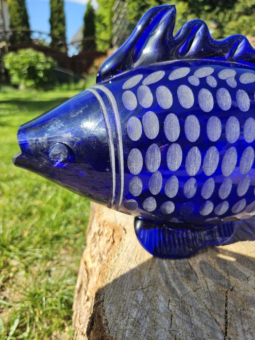 Szklana ryba szlifowana