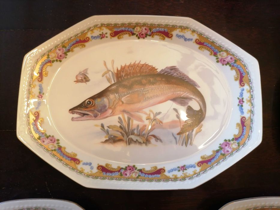 Fish Plates and Serving Platter424542334448445441