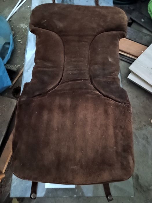 Obicia pokrowce skórzane na krzesła